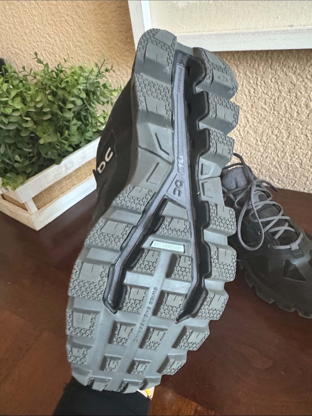 On Running Black and Gray Trail Running Shoes sz 7.5 - Picture 5 of 6